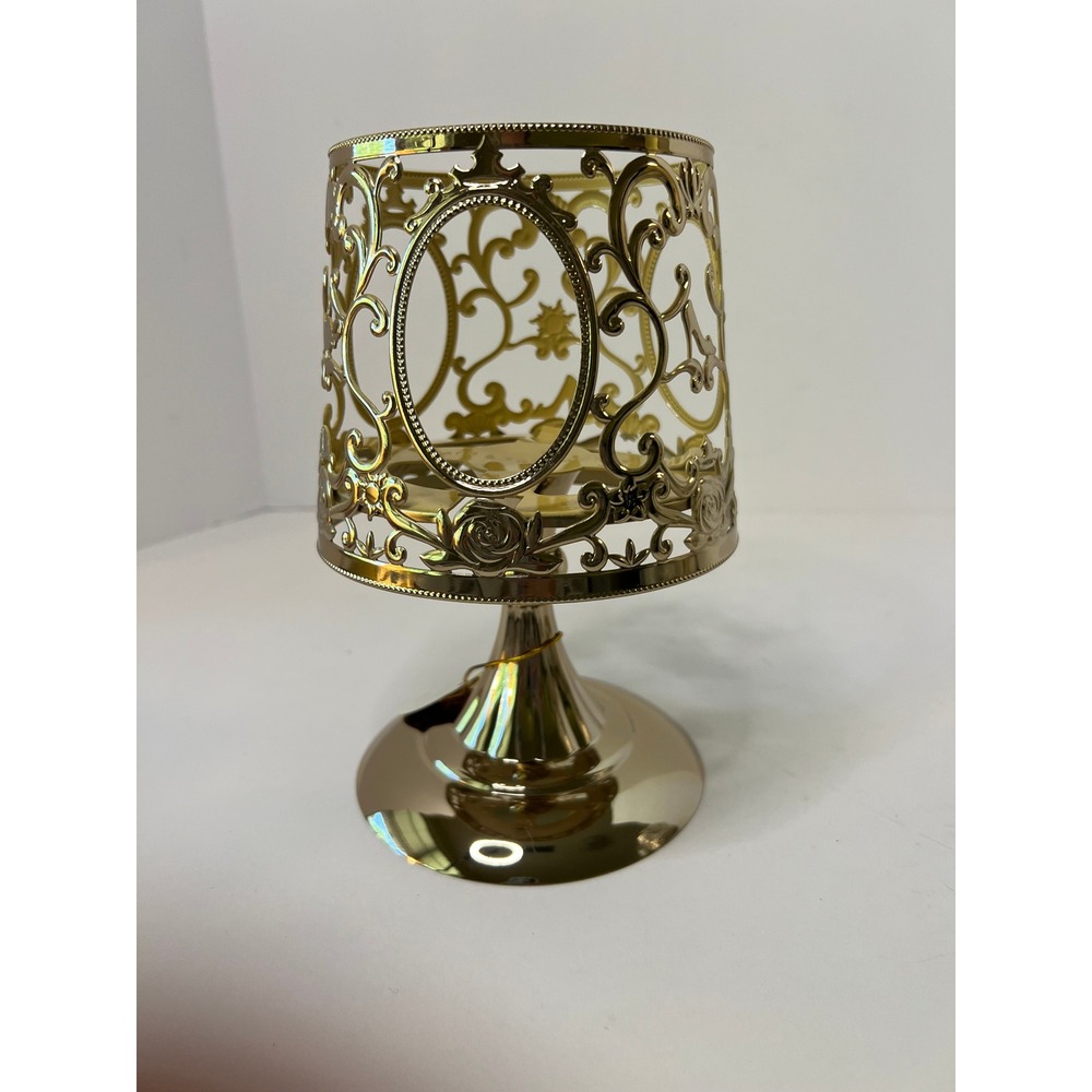 Bath & Body Works Disney Princess Royal Lamp 3-Wick Candle Pedestal Holder New - Picture 4 of 6